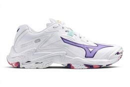 Mizuno Wave Lightning Z8